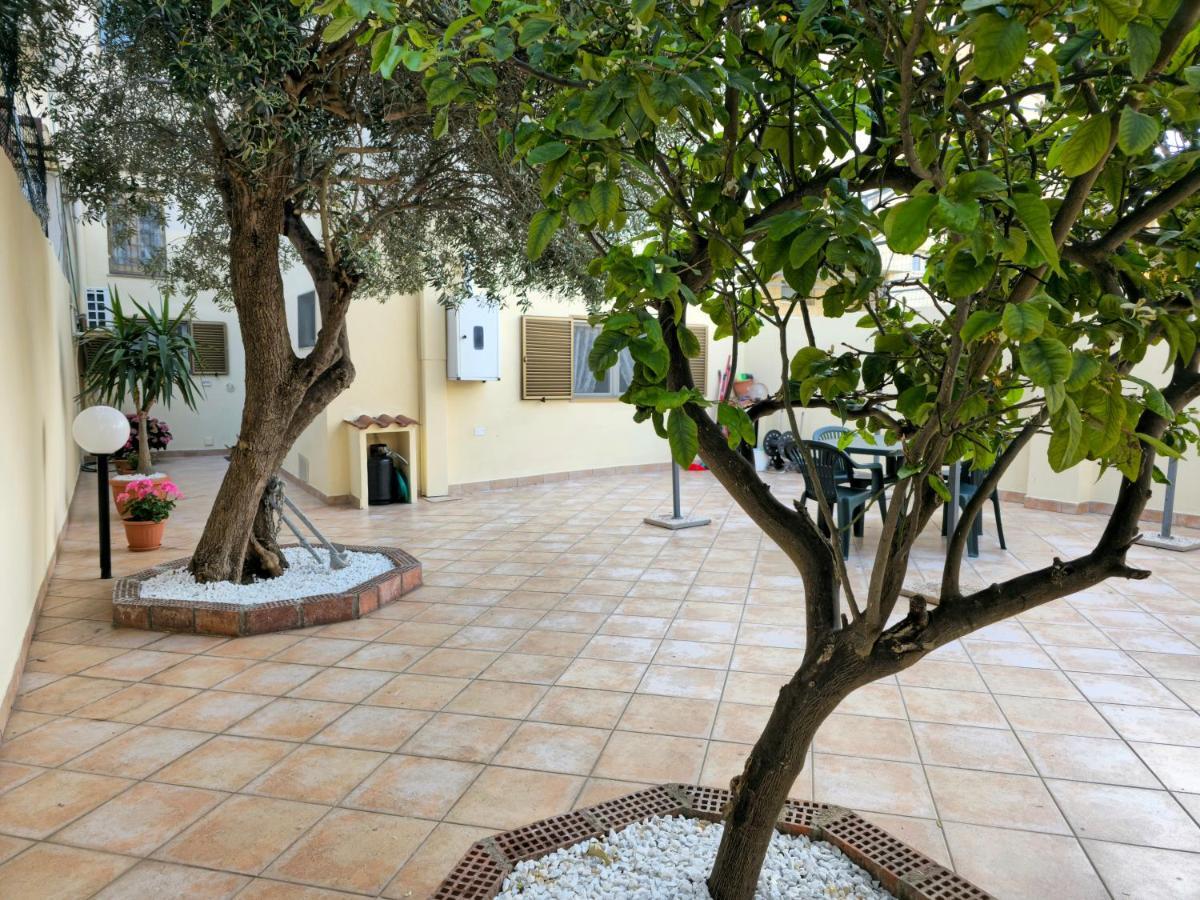 Valery House Lägenhet Cagliari Exteriör bild